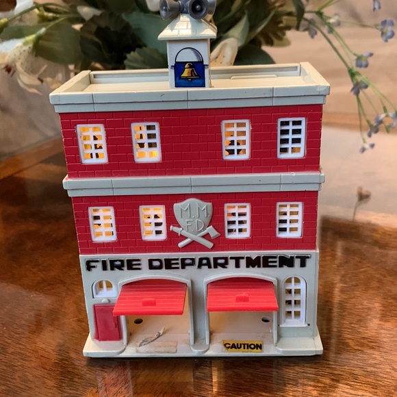 Micro Machines Fire Department House Lewis Galoob 1989 MM FD MicroMachines Toy - Picture 1 of 11